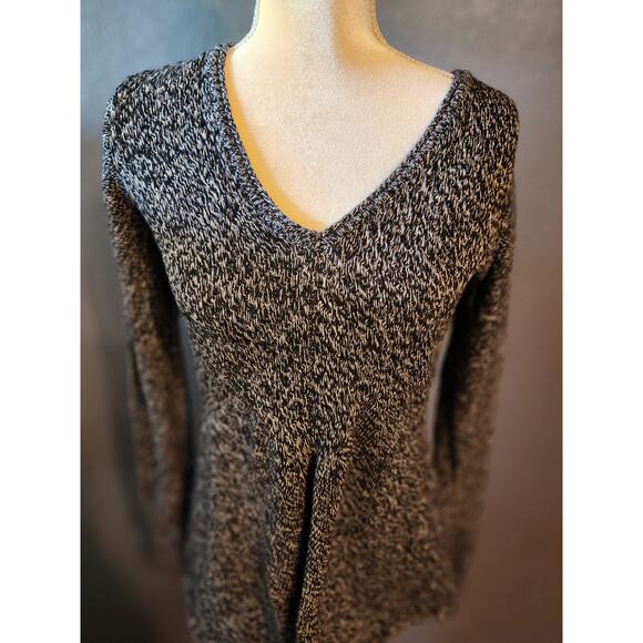 Calvin Klein Jeans Women's Black & White knit sweater V-Neck Pullover Medium - Picture 7 of 7